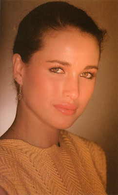 Andie Macdowell pic #216100