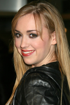 Andrea Bowen pic #233365