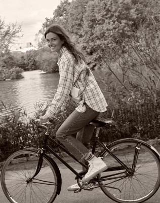 photo 23 in Andreea Diaconu gallery [id1290733] 2021-12-29 00:00:00