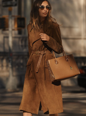 photo 3 in Andreea Diaconu gallery [id1286264] 2021-12-10 00:00:00