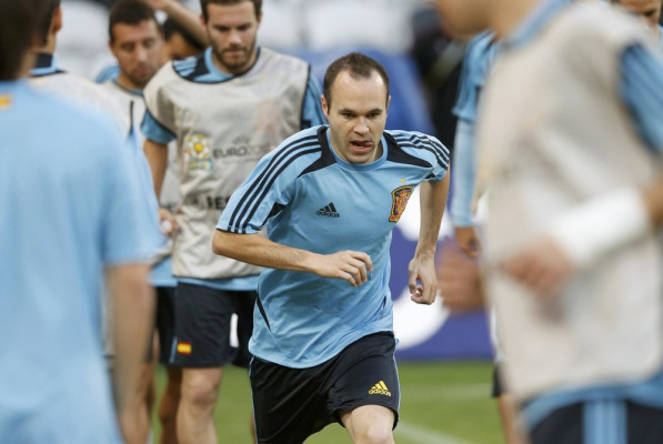 photo 11 in Andres Iniesta gallery [id504441] 2012-07-02 00:00:00