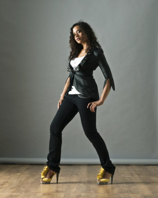 Angel Coulby pic #623300