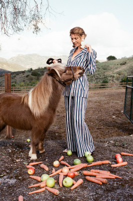 Angela Lindvall pic #1359597