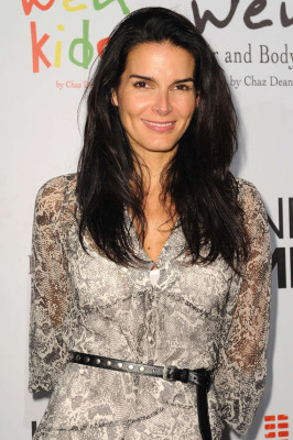 Angie Harmon pic #789270