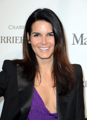 Angie Harmon pic #242977