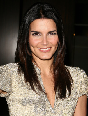 Angie Harmon pic #244035