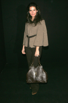 Angie Harmon pic #227404