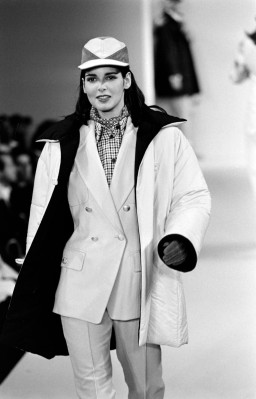 Angie Harmon pic #1369043