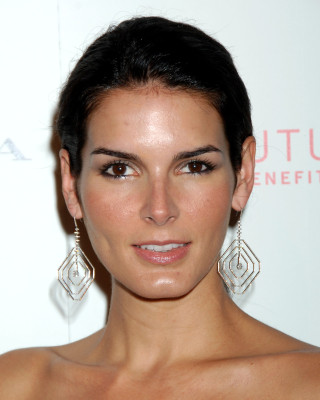 Angie Harmon pic #221888