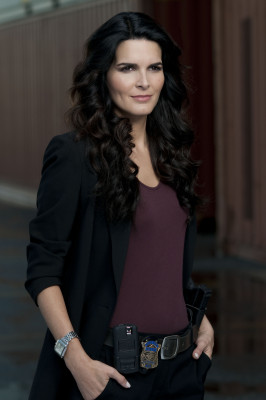 Angie Harmon pic #363926