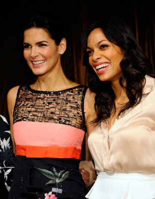 Angie Harmon pic #317800
