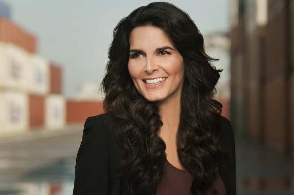 Angie Harmon pic #363932