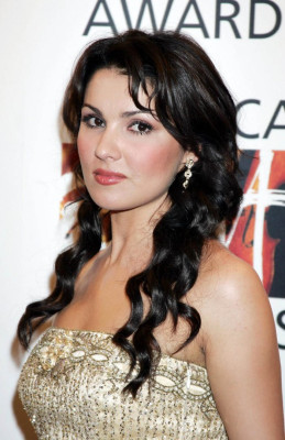 photo 10 in Netrebko gallery [id320770] 2010-12-29 00:00:00