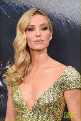 Annabelle Wallis pic #941398