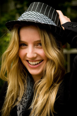 Annabelle Wallis pic #887330