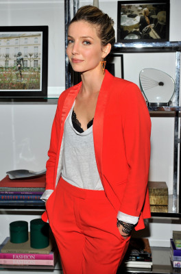 Annabelle Wallis pic #877770