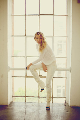 Annabelle Wallis pic #901373