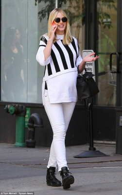 Anne Vyalitsyna pic #771732