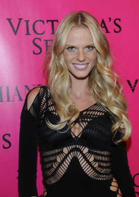 Anne Vyalitsyna pic #529716