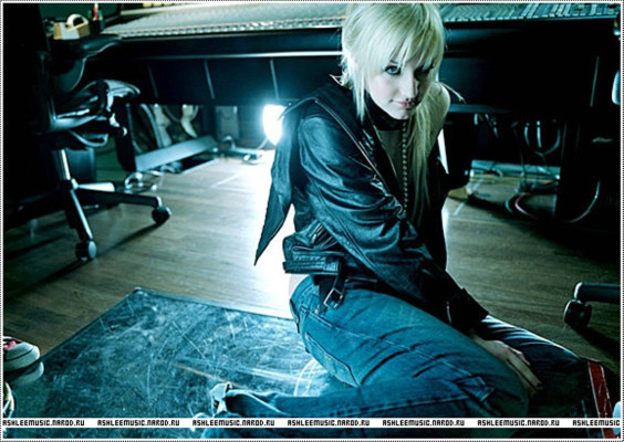 Ashlee Simpson pic #50463