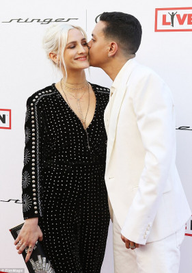 Ashlee Simpson pic #1003609