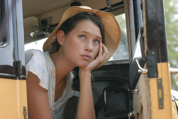photo 5 in Astrid Berges-Frisbey gallery [id384766] 2011-06-09 00:00:00