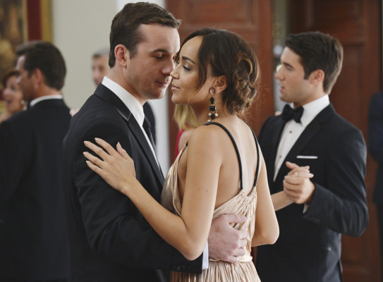 Barry Sloane  pic #783540