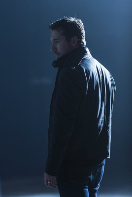 Barry Sloane  pic #855350