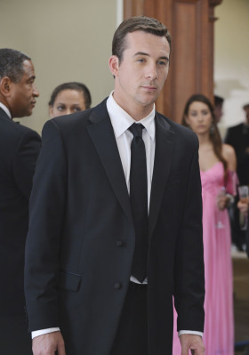 Barry Sloane  pic #856716