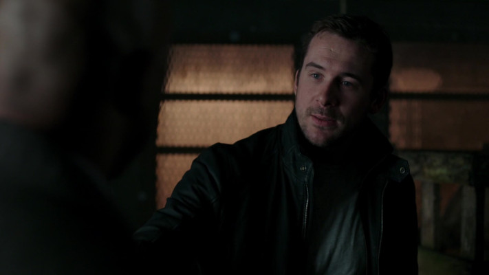 Barry Sloane  pic #1211249