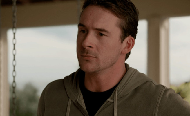 Barry Sloane  pic #1201494