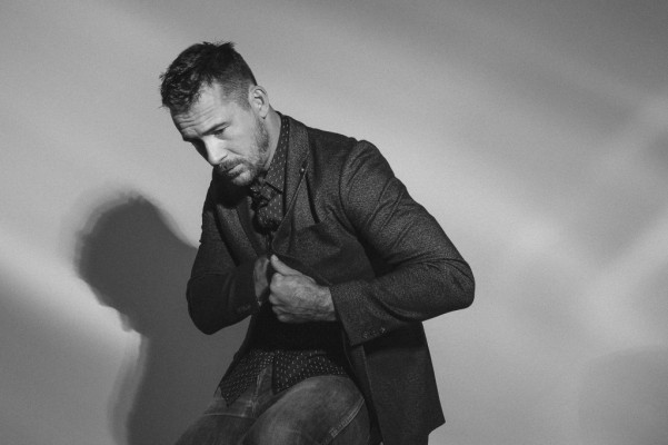 Barry Sloane  pic #1223013