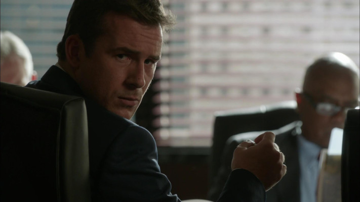 Barry Sloane  pic #1256944