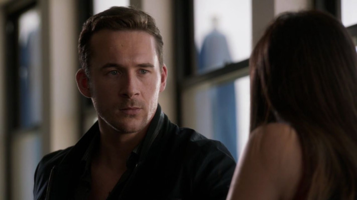 Barry Sloane  pic #1231648