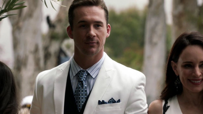 Barry Sloane  pic #1231653