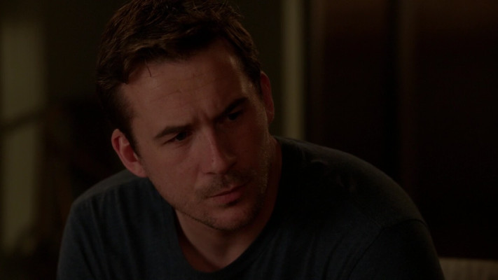 Barry Sloane  pic #1210117