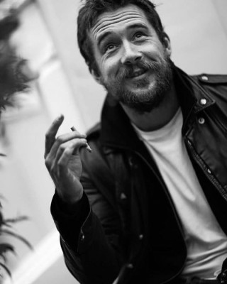 Barry Sloane  pic #1234363