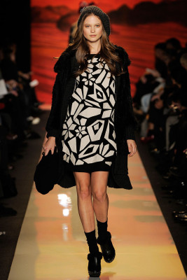 Behati Prinsloo pic #256960
