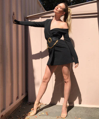 Behati Prinsloo pic #964048