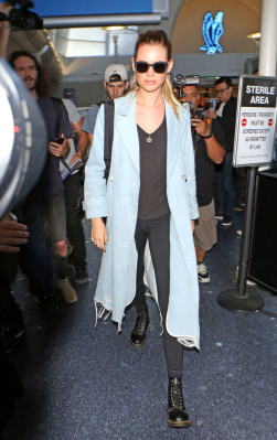Behati Prinsloo pic #974366