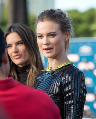 Behati Prinsloo pic #747552