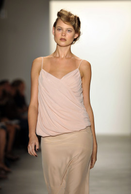 Behati Prinsloo pic #250245