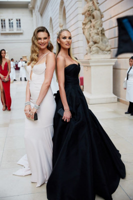 Behati Prinsloo pic #929766