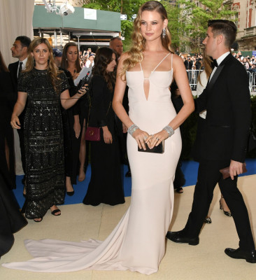 Behati Prinsloo pic #929765