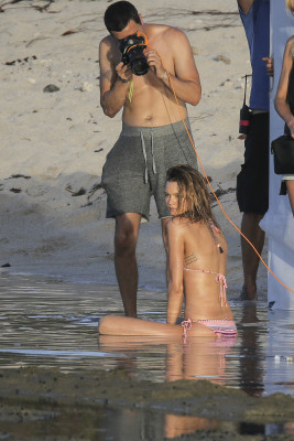 Behati Prinsloo pic #751389
