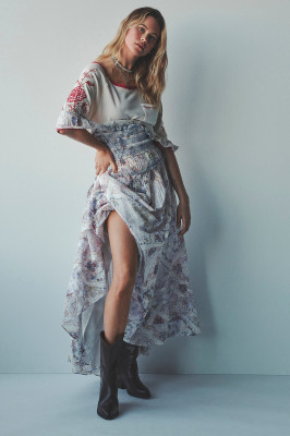 Behati Prinsloo pic #1345515