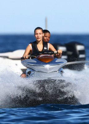 Bella Hadid pic #936980