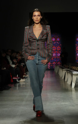 Bella Hadid pic #1009873