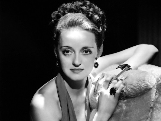 Bette Davis pic #244339