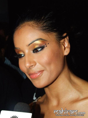 Bipasha Basu pic #172900
